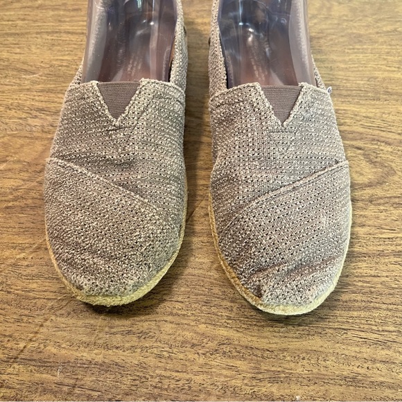 Toms Taupe Brown Perforated Slip On Flats Size 9 - Picture 4 of 11